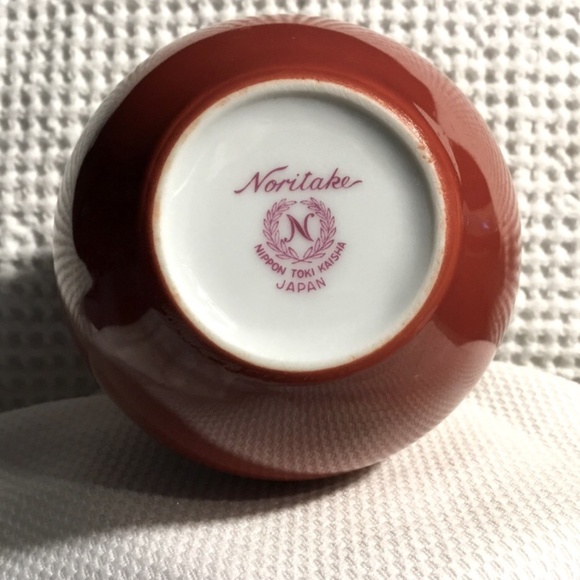 Vintage~Noritake Nippon Toki Kaisha Red Vase with White Daisy - Picture 5 of 9